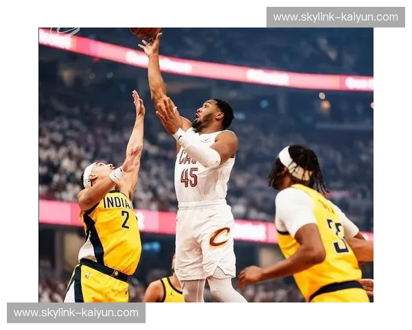 巅峰对决！骑士vs魔术直播：米切尔激战班凯罗，谁能主宰东部新秩序？